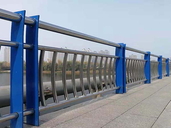 聊城濱河大道橋梁護(hù)欄